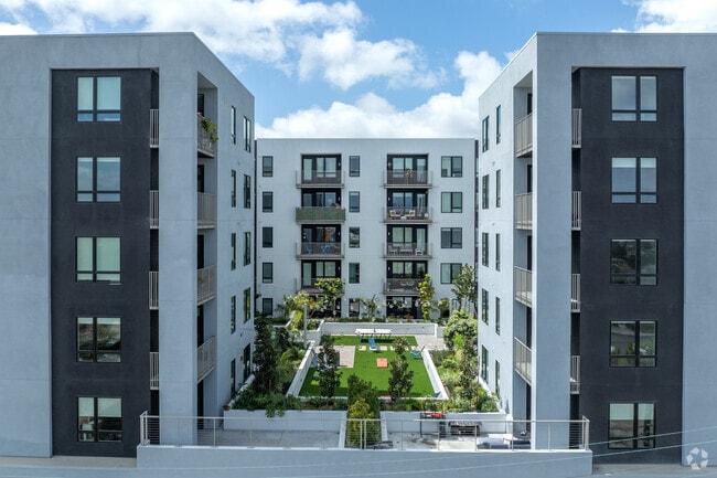 Building Photo - Winslow