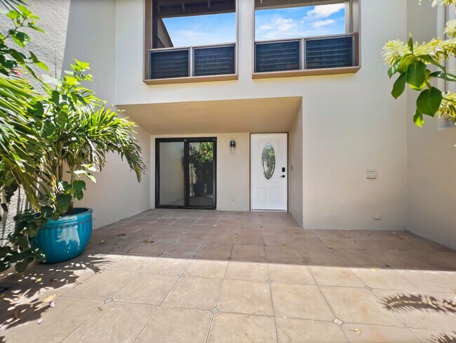 Foto del edificio - Video! Waterfront Townhouse w/Boat Dock!