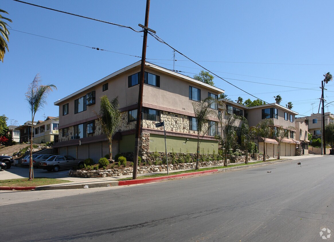 Building Photo - 4425 Maplewood Ave