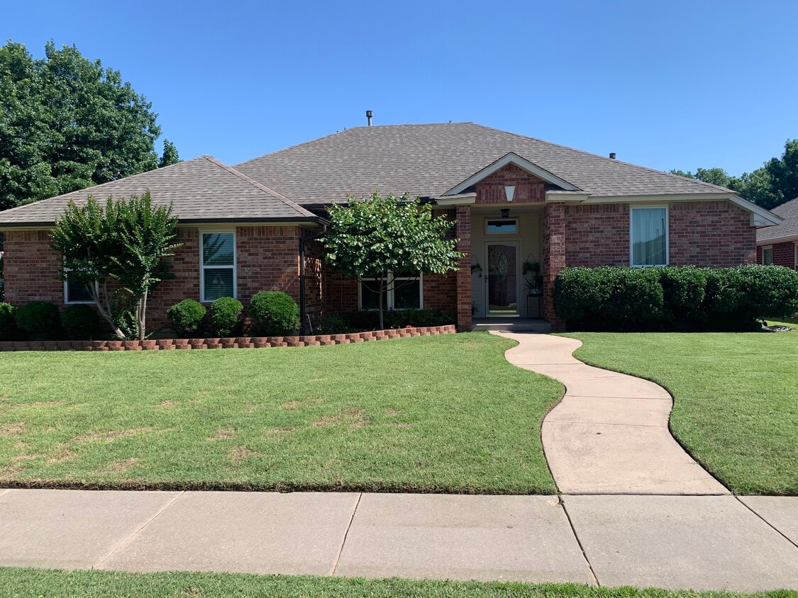 Quiet neighborhood with great neighbors! - 4517 Newport Dr