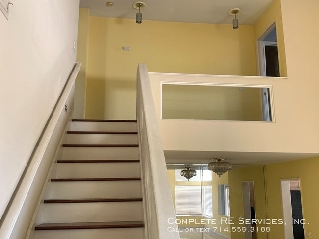 Building Photo - 10531 Greenacre Dr
