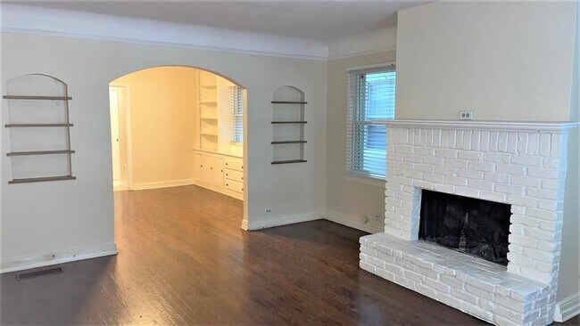 Foto del edificio - 4433 Emerson Ave