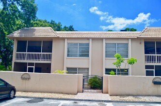 Building Photo - 3360 S Osprey Ave
