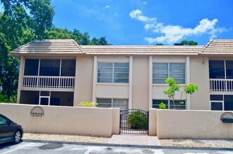 Building Photo - 3360 S Osprey Ave