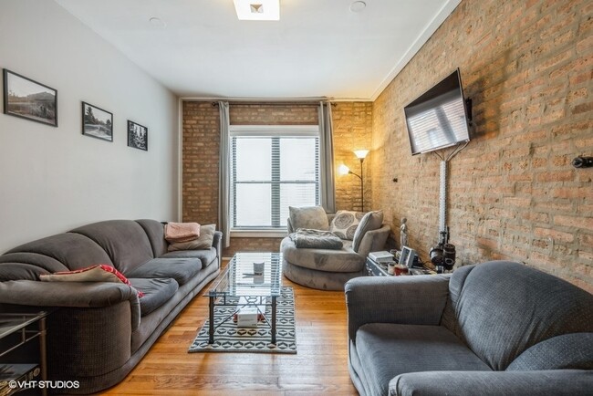 Foto del edificio - 905 W Cornelia Ave