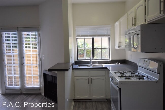 Building Photo - 1 br, 1 bath Apartment - 5744 Colfax Avenu...