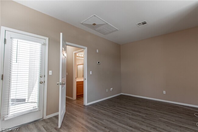 Building Photo - 1327 Cadence St
