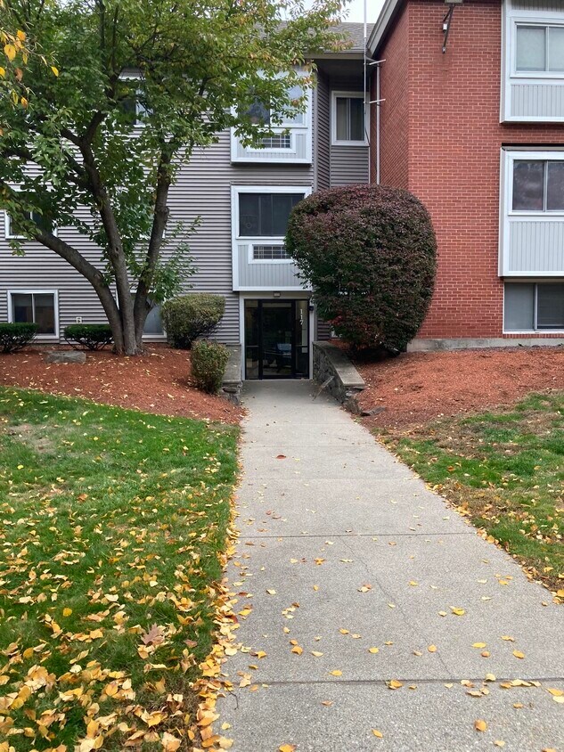 Primary Photo - 117 Cluff Crossing Rd
