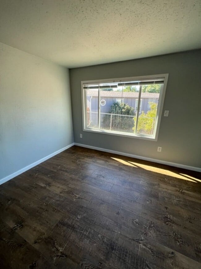 Building Photo - 8256 Barbur St