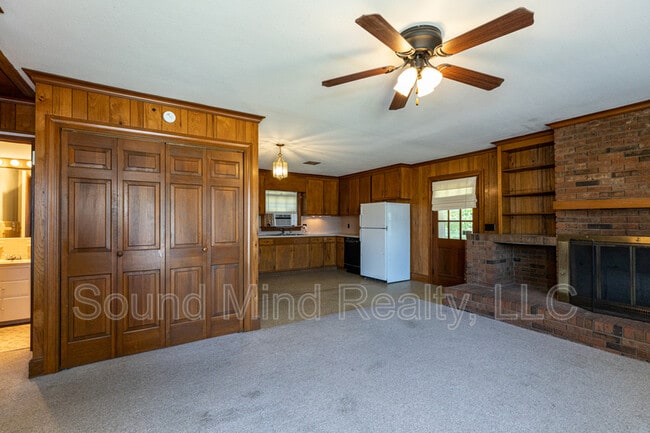 Building Photo - 207 S Alston St