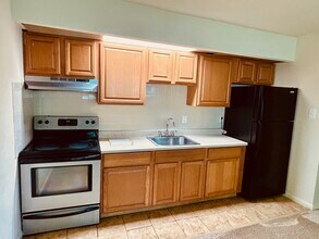 Building Photo - 118-122 E Moreland Ave Building Photo - 118-122 E Moreland Ave