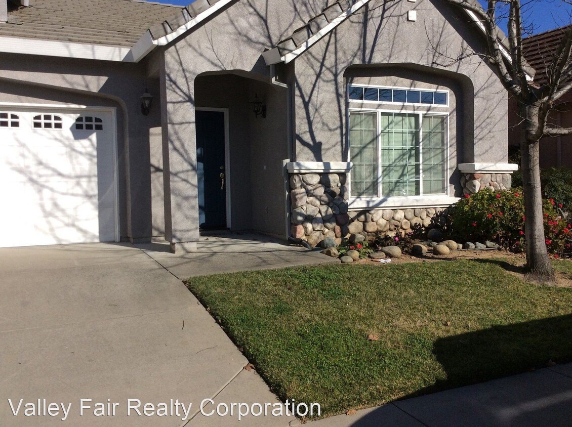 3 br, 2 bath House - 1147 SAM RIDER WAY SU... Photo