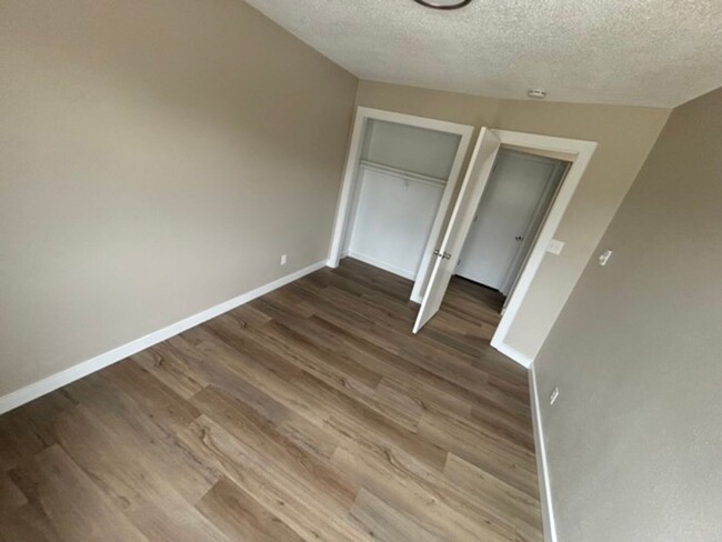 Building Photo - Fairview Apartments
