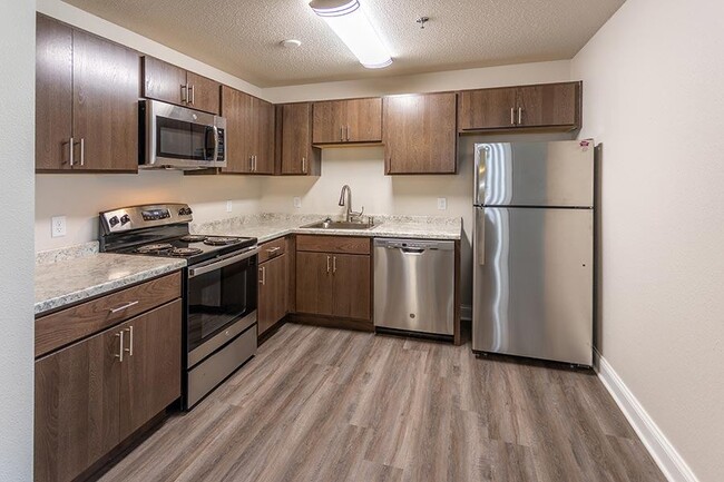 Building Photo - TwentyFirst Ave Apartments