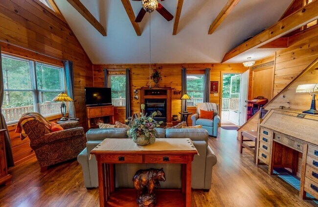 Foto del edificio - 119 Glenview Ln