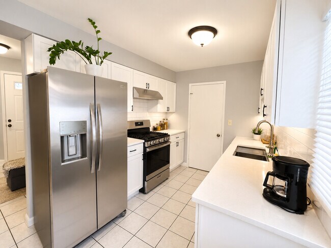 Foto del edificio - 2474 Brunswick Cir
