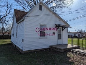 Building Photo - 710 W Locust St