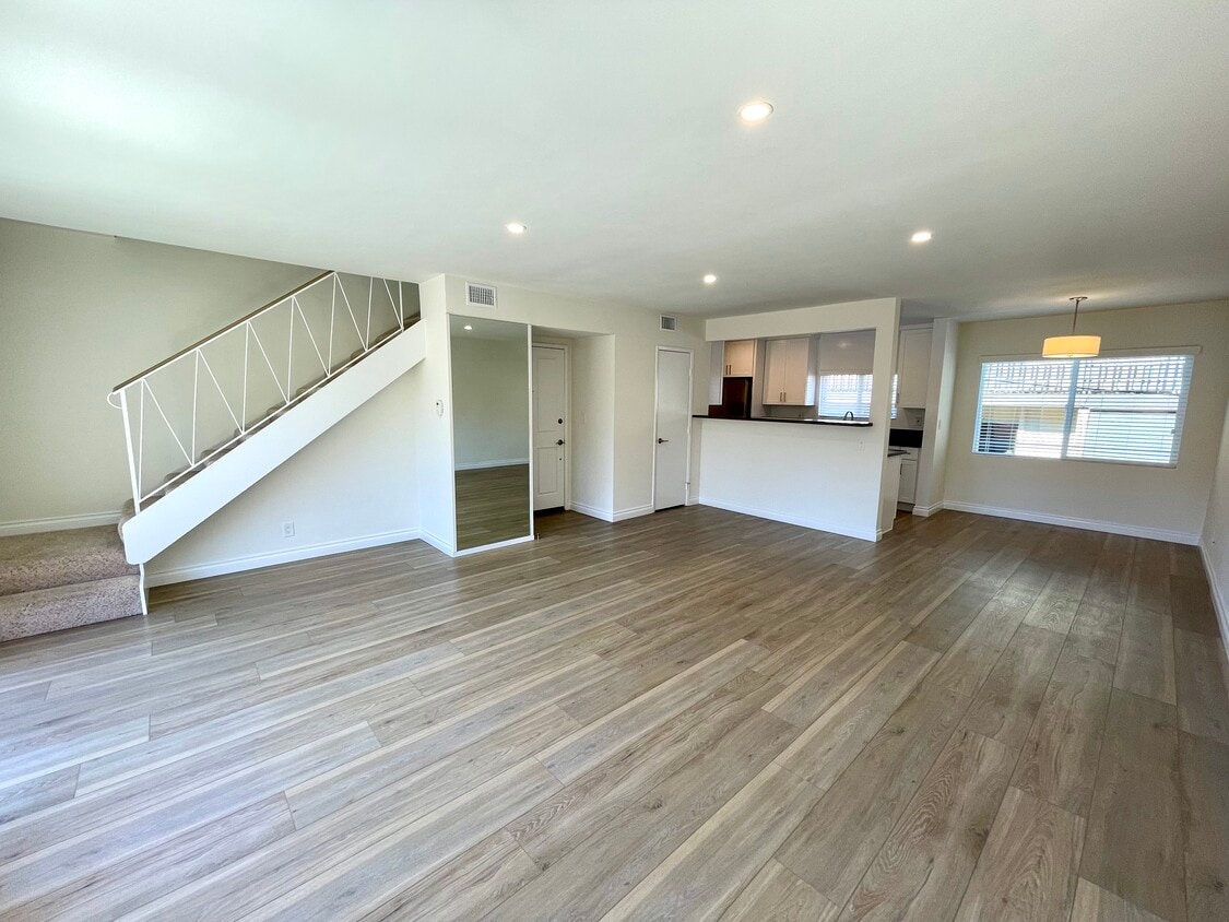 Foto principal - 11616 Gorham Ave
