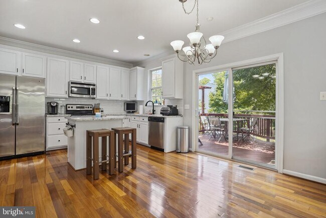 Building Photo - 4957 Breeze Way