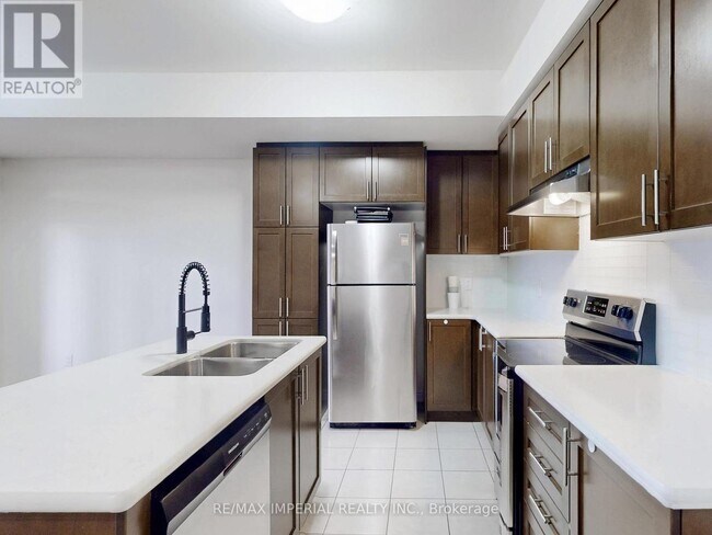 Building Photo - 18 John Rudkin Ln