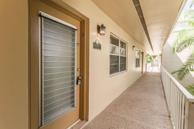 Building Photo - 412 Capri H