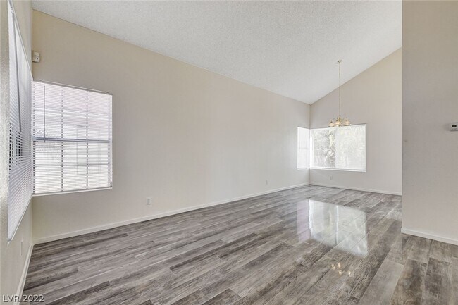 Foto del edificio - 4642 Denwood Dr
