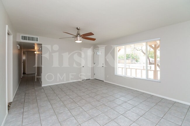 Building Photo - 5719 N 23rd Ave