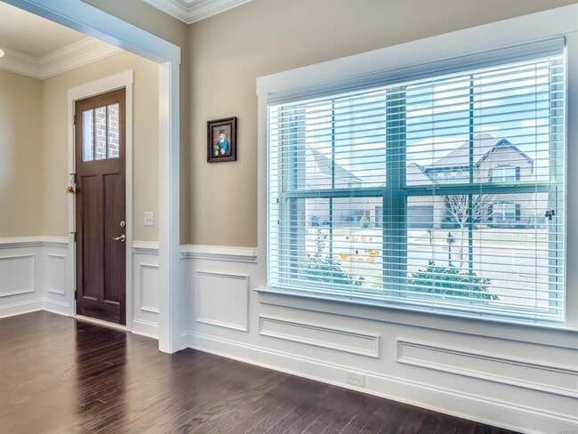 Building Photo - 300 Melison Dr