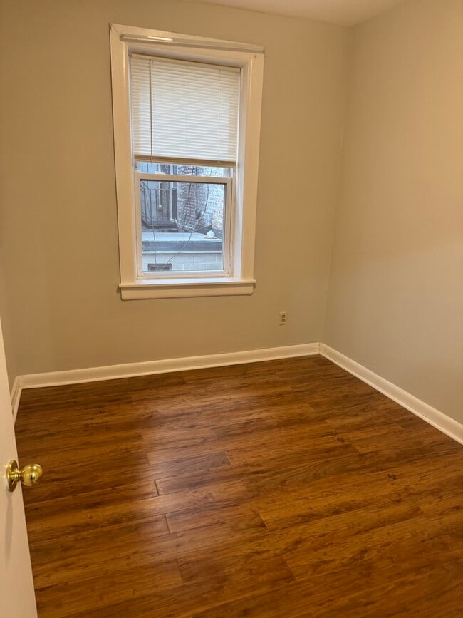 Building Photo - 145 Endicott St