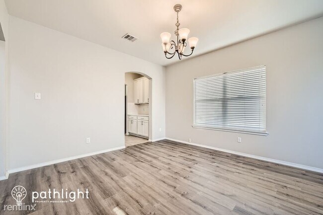 Foto del edificio - 4 br, 2.5 bath House - 6269 Trinity Creek ...