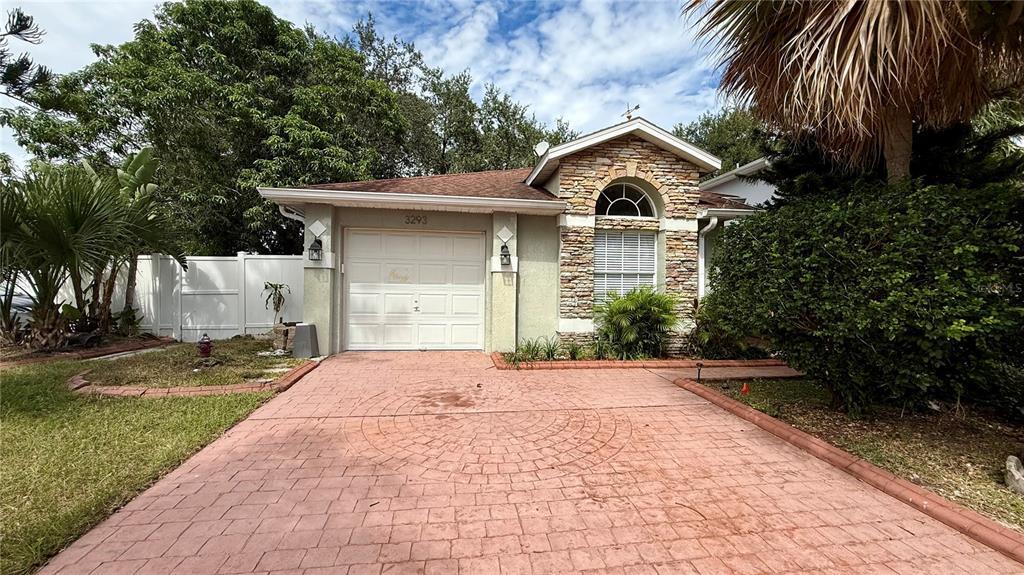 Foto principal - 3293 Brewster Dr