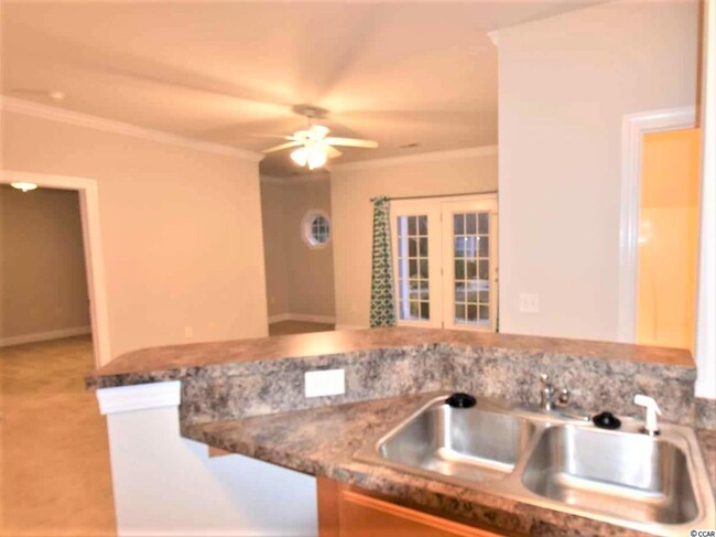 Building Photo - 2053 Silvercrest Dr