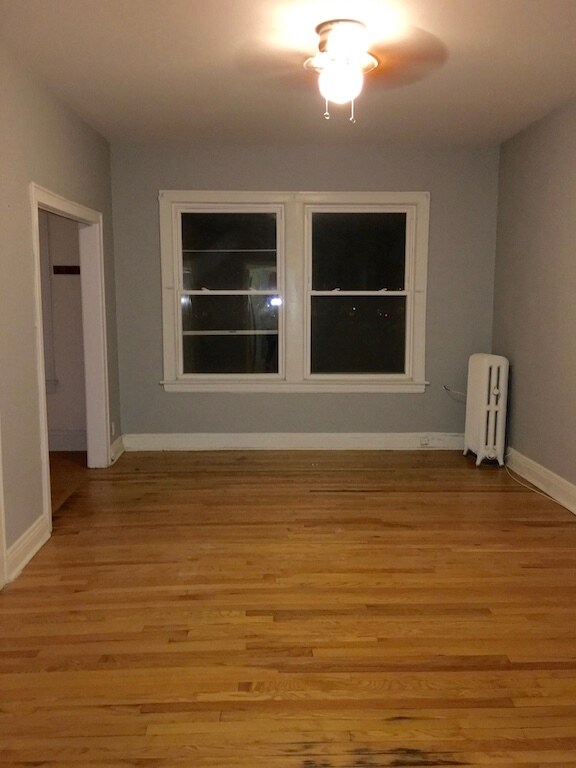 Living Room - 2240 W Sunnyside Ave