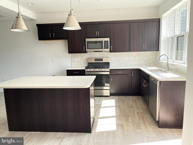 Building Photo - 112 Larkin Dr