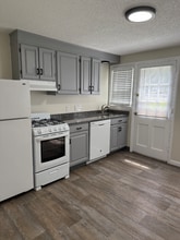 Building Photo - 43 Mercury Ct