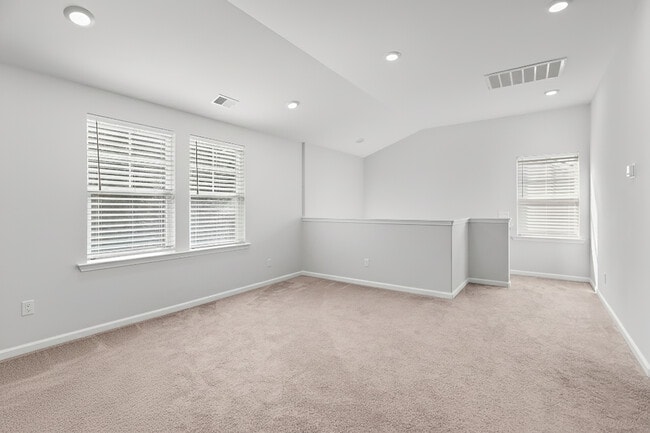 Building Photo - 246 Sessile Oak Rd