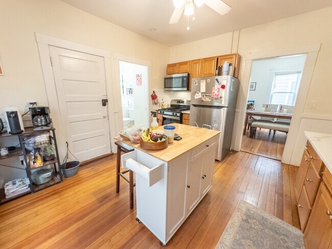 Foto del edificio - 70 Line St