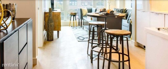 Foto del edificio - 266 E Berkeley St