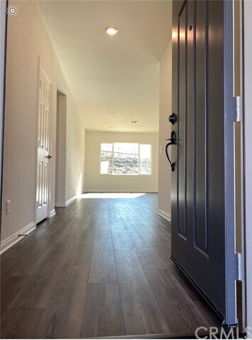 Building Photo - 21065 Old Cedar Ct