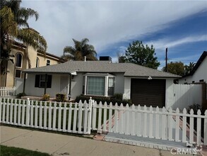 Building Photo - 4950 Chimineas Ave