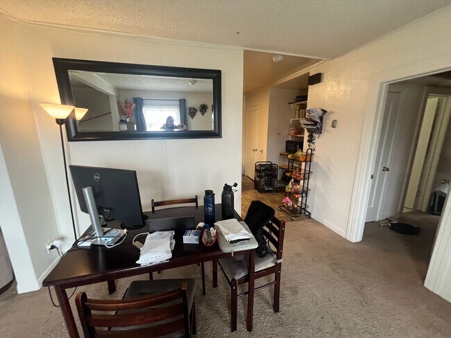 Foto del edificio - 3 Bedroom, 2 Bathroom Home in Normal Heights
