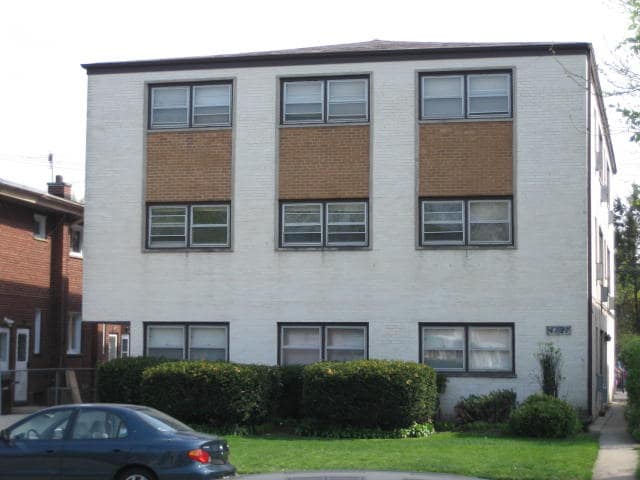 Primary Photo - 4725 Main St