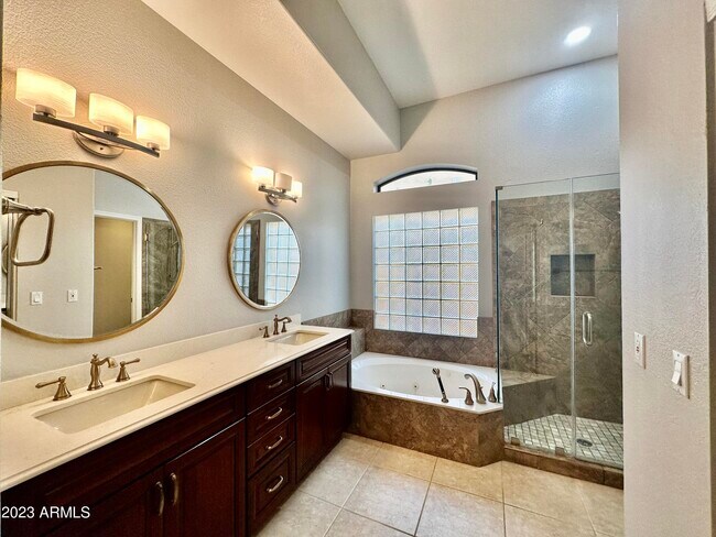 Foto del edificio - 9071 E Caribbean Ln