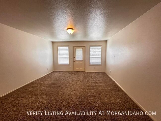 Building Photo - 1810 S Barlow Ln