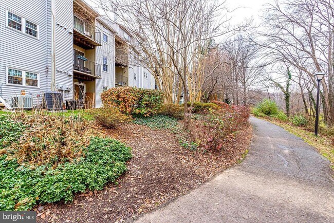 Building Photo - 7761 Inversham Dr