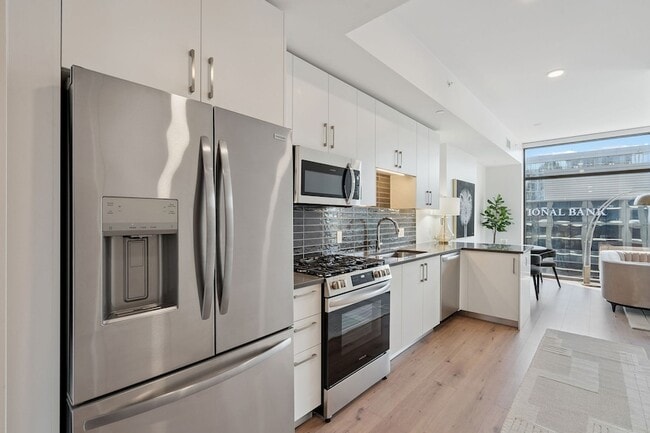 Building Photo - 1212 Demonbreun St