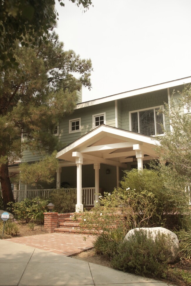 Building Photo - 9423 Wheatland Ave