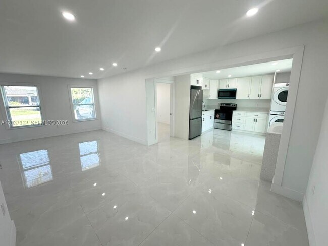 Foto del edificio - 1473 NE 30th Ct