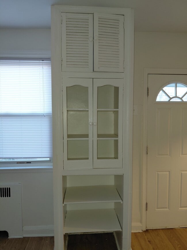 Building Photo - 1661 Ralworth Rd