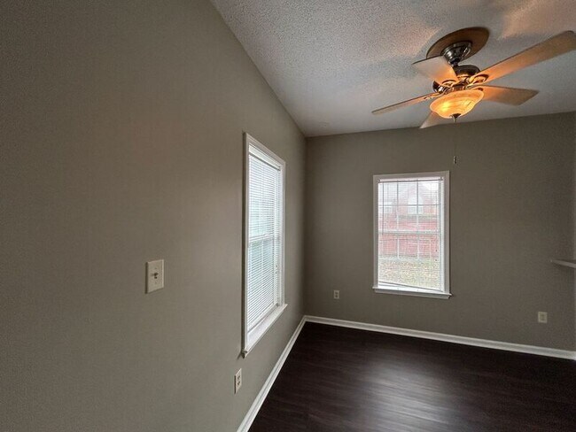 Foto del edificio - 765 Breeze Way